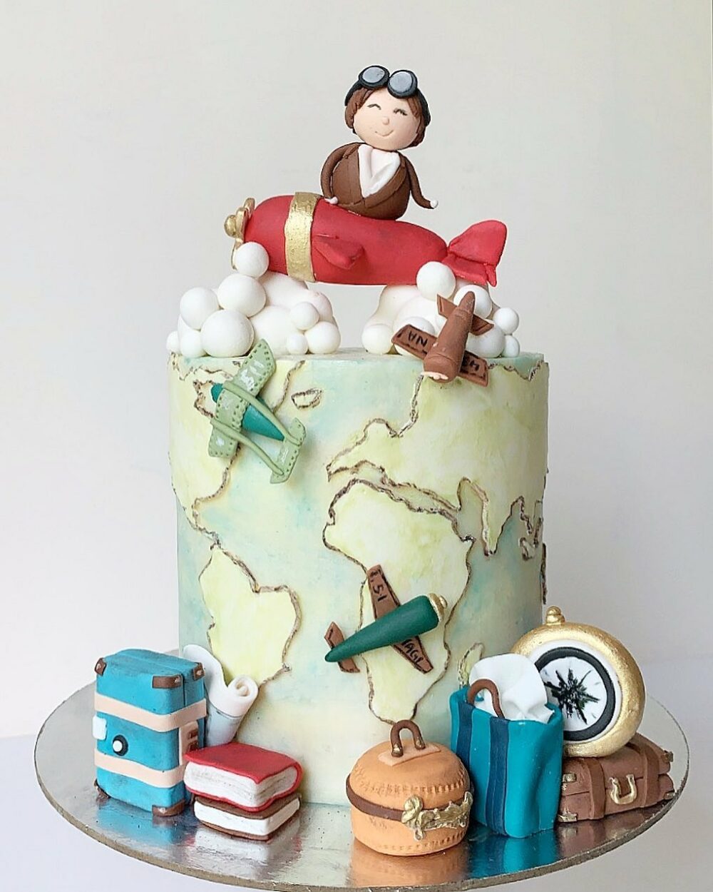 Best travel themed cake idea ever this gorgeous safe travels cake will make any trip more memorable.